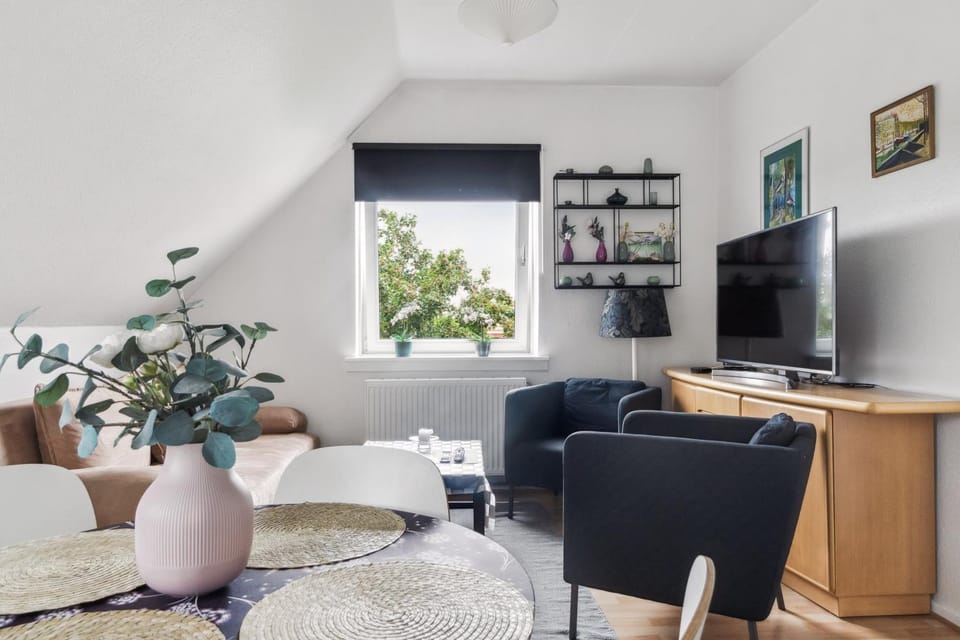 Ama Hyg Atelier Copenhagen Lovely Top Floor Apt near Beach & Metro Apartment in Copenhagen