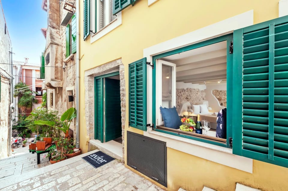 Property building, Street view