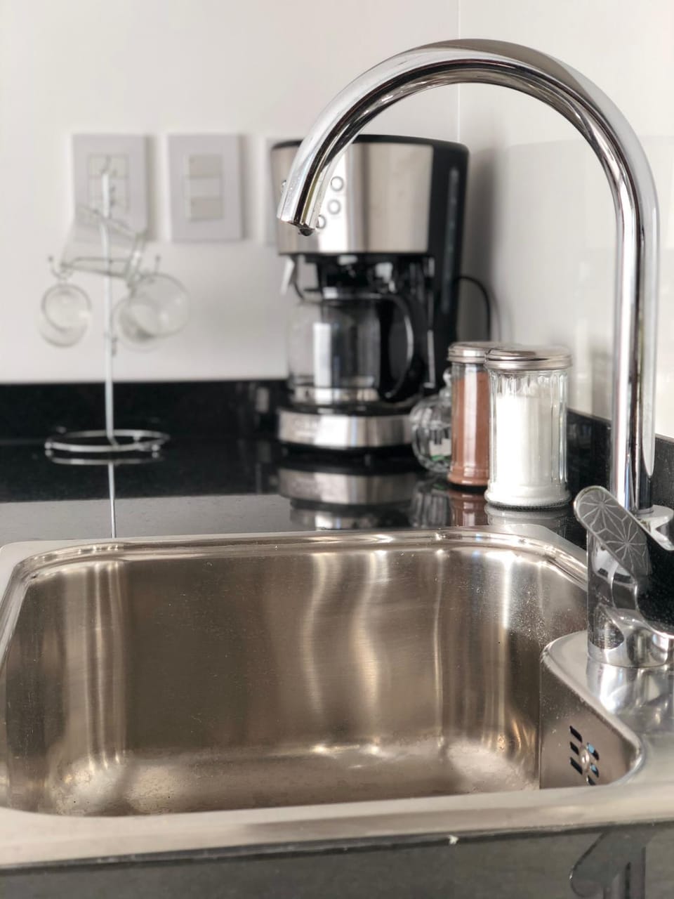 Coffee/tea facilities, Kitchen or kitchenette