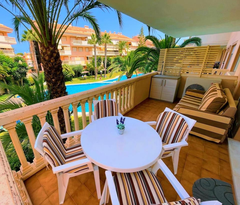 Day, View (from property/room), Balcony/Terrace, Seating area, Dining area, Landmark view, Landmark view, Pool view, Pool view, Swimming pool, Inner courtyard view