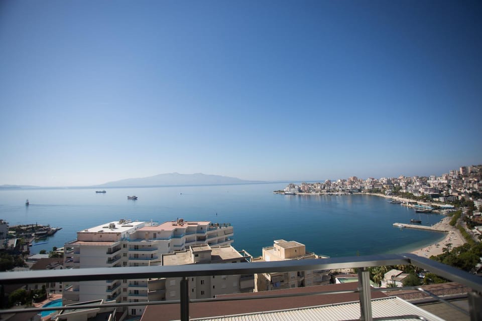 City view, Sea view