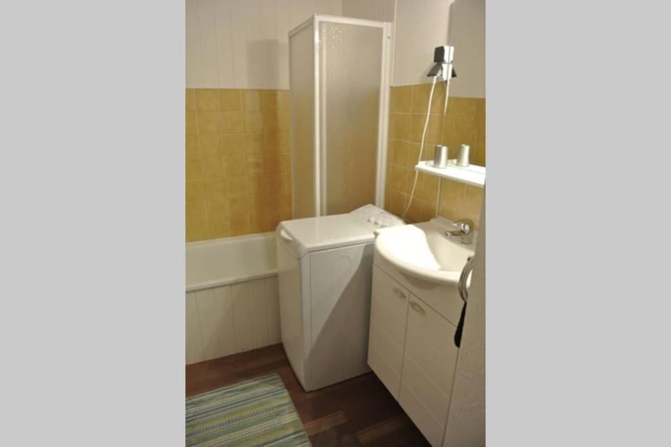 Shower, Bathroom, Bath, washing machine