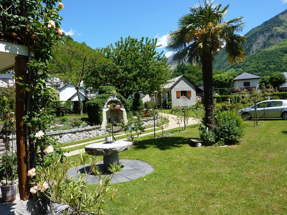 Garden, Parking