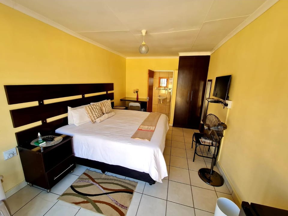 Katlego guest house Bed and Breakfast in North West, South Africa