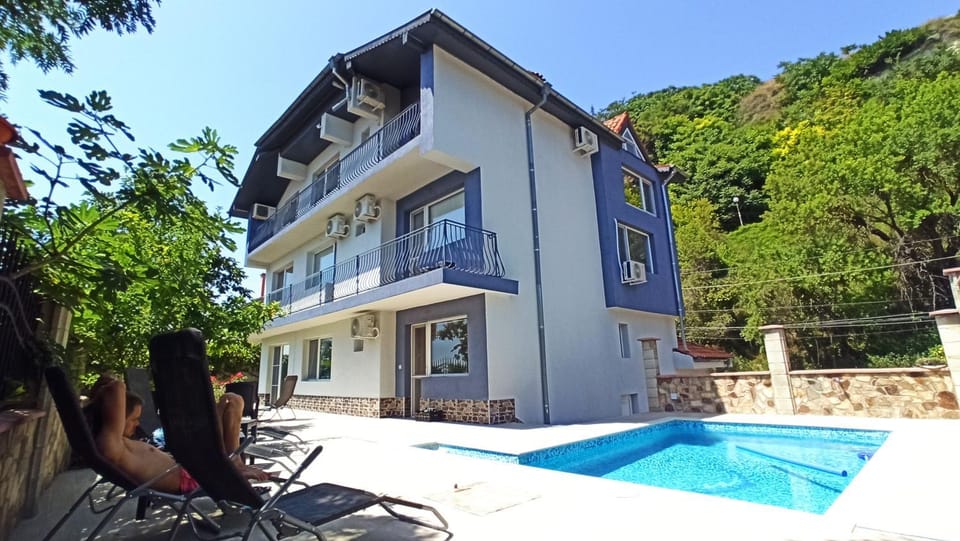 Property building, Swimming pool