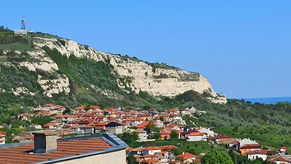 Neighbourhood, Natural landscape, City view, City view, Mountain view