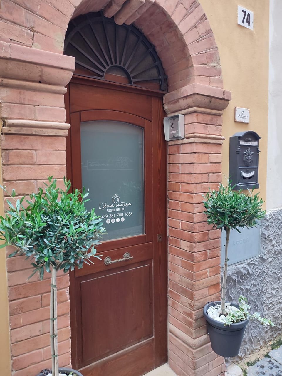 Facade/entrance