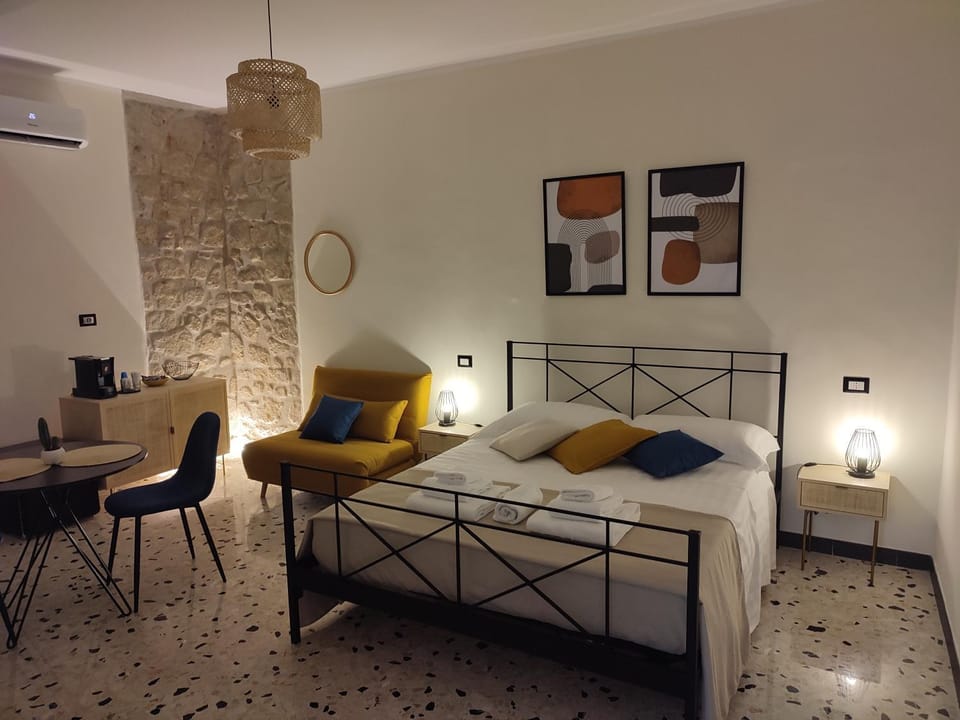 Bed, Photo of the whole room