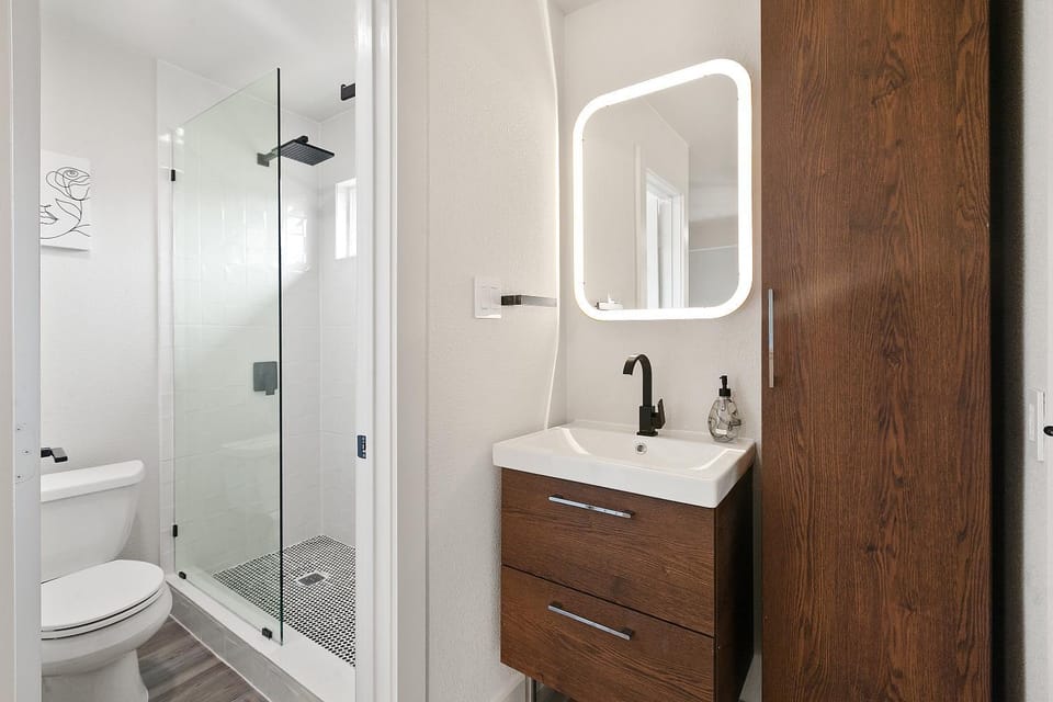 Shower, Toilet, Bathroom
