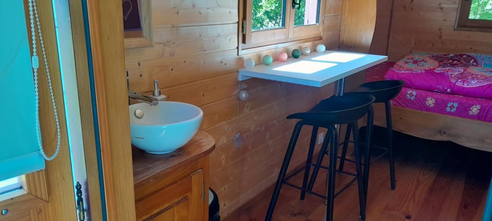 Les roulottes Luxury tent in Bourgogne-Franche-Comté