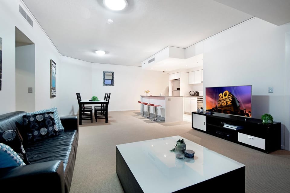 Modern 2 Bedroom Apartment in Sierra Grand - CoastHM Apartment in Gold Coast