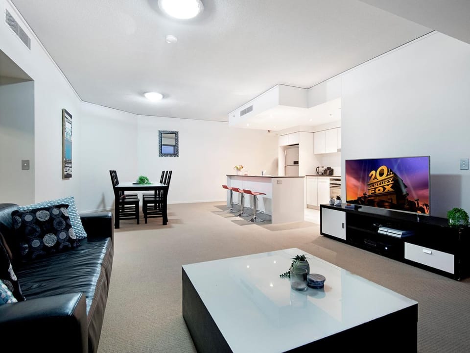 Kitchen or kitchenette, Living room, Dining area