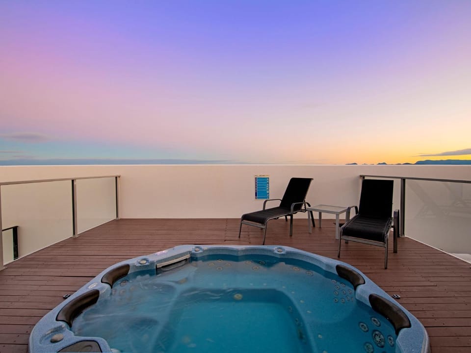 Property building, Spa and wellness centre/facilities