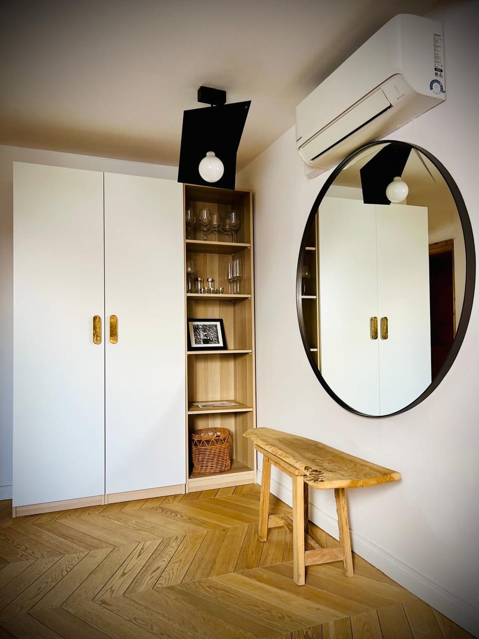 Decorative detail, wardrobe, air conditioner
