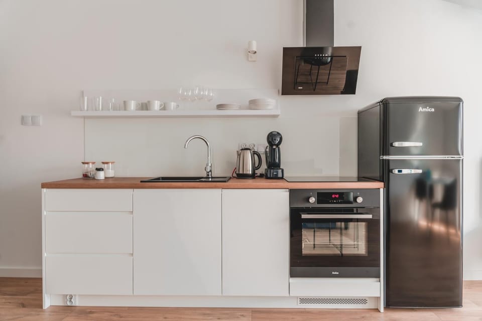 Coffee/tea facilities, stove, kitchen