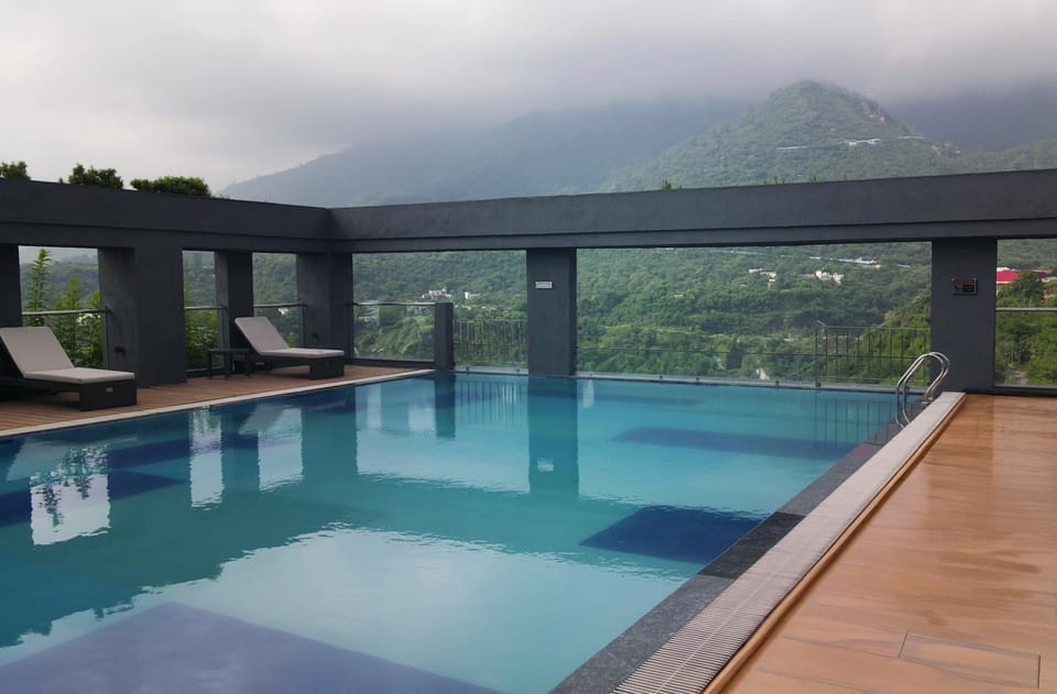 Swimming pool, Swimming pool