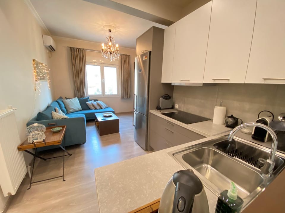 Kitchen or kitchenette, Living room