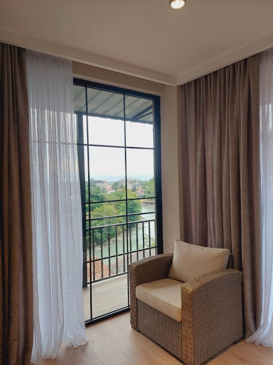 View (from property/room), Balcony/Terrace, Living room, Seating area