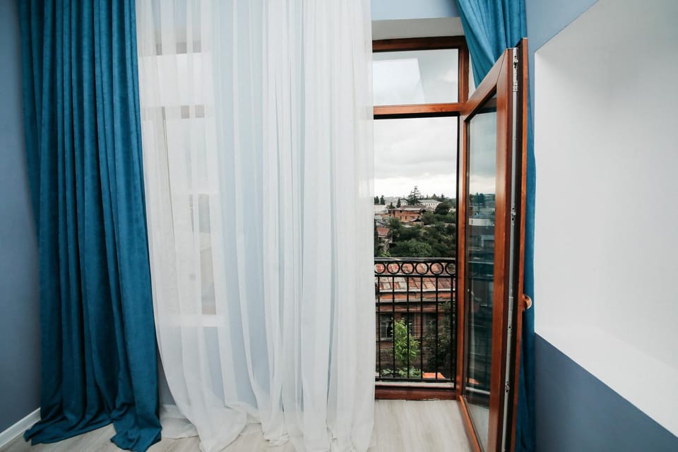 View (from property/room), Balcony/Terrace, Bedroom