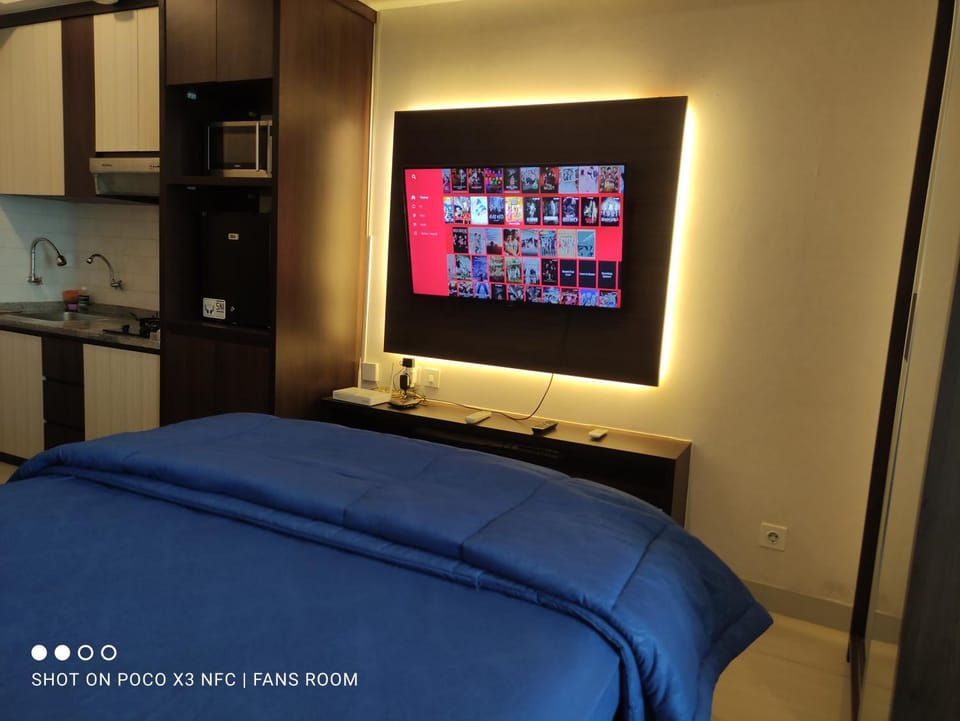Bed, TV and multimedia