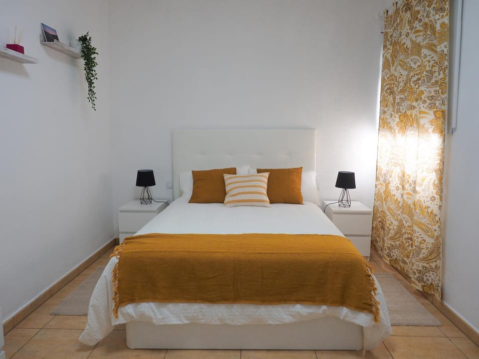 Bed, Bedroom