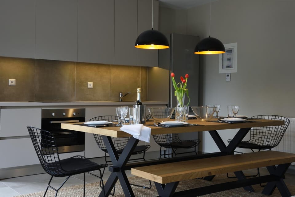 Dining area, kitchen