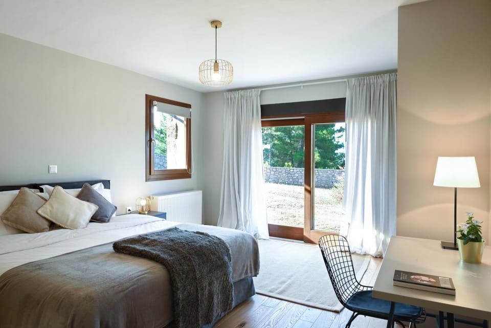 Bed, Photo of the whole room, Bedroom, Garden view
