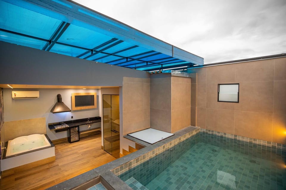 BBQ facilities, Hot Tub, Swimming pool