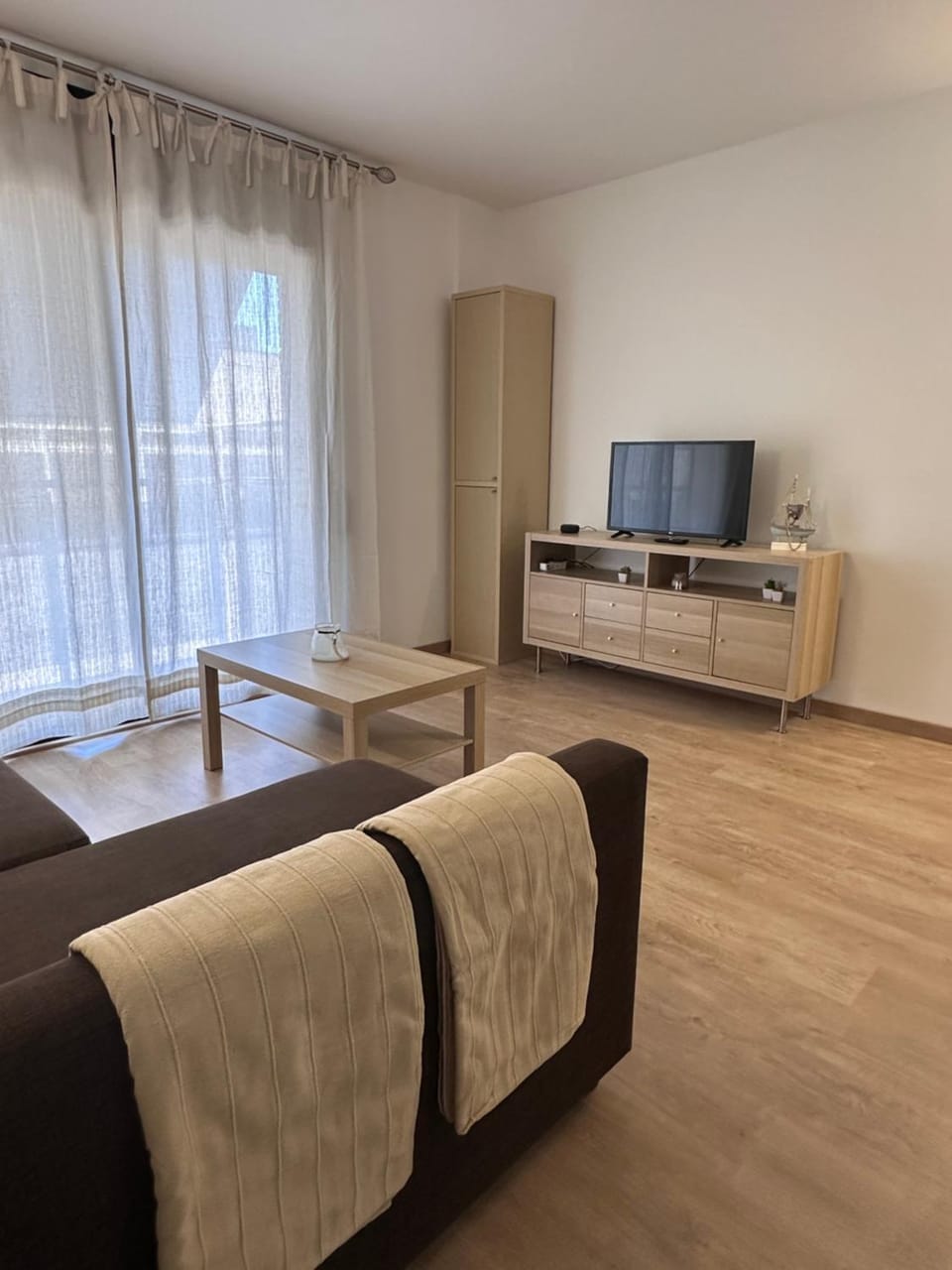Communal lounge/ TV room, TV and multimedia, Living room