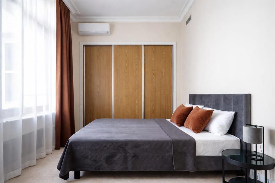 Bed, Photo of the whole room, Bedroom, air conditioner