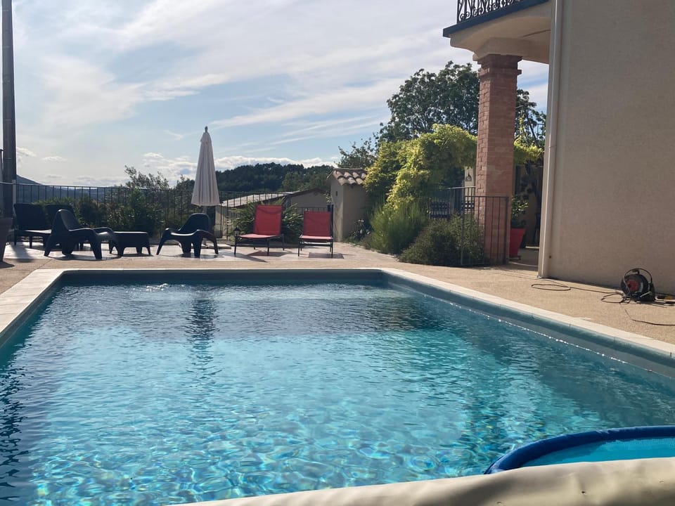 Swimming pool, Swimming pool