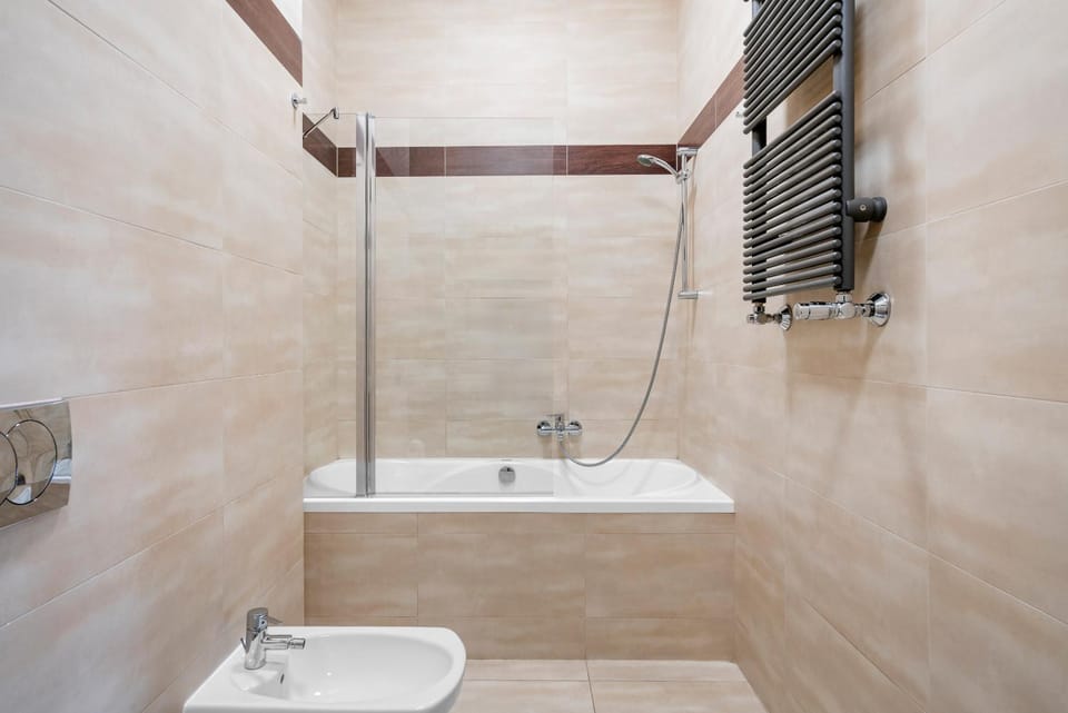 Bathroom, Bath