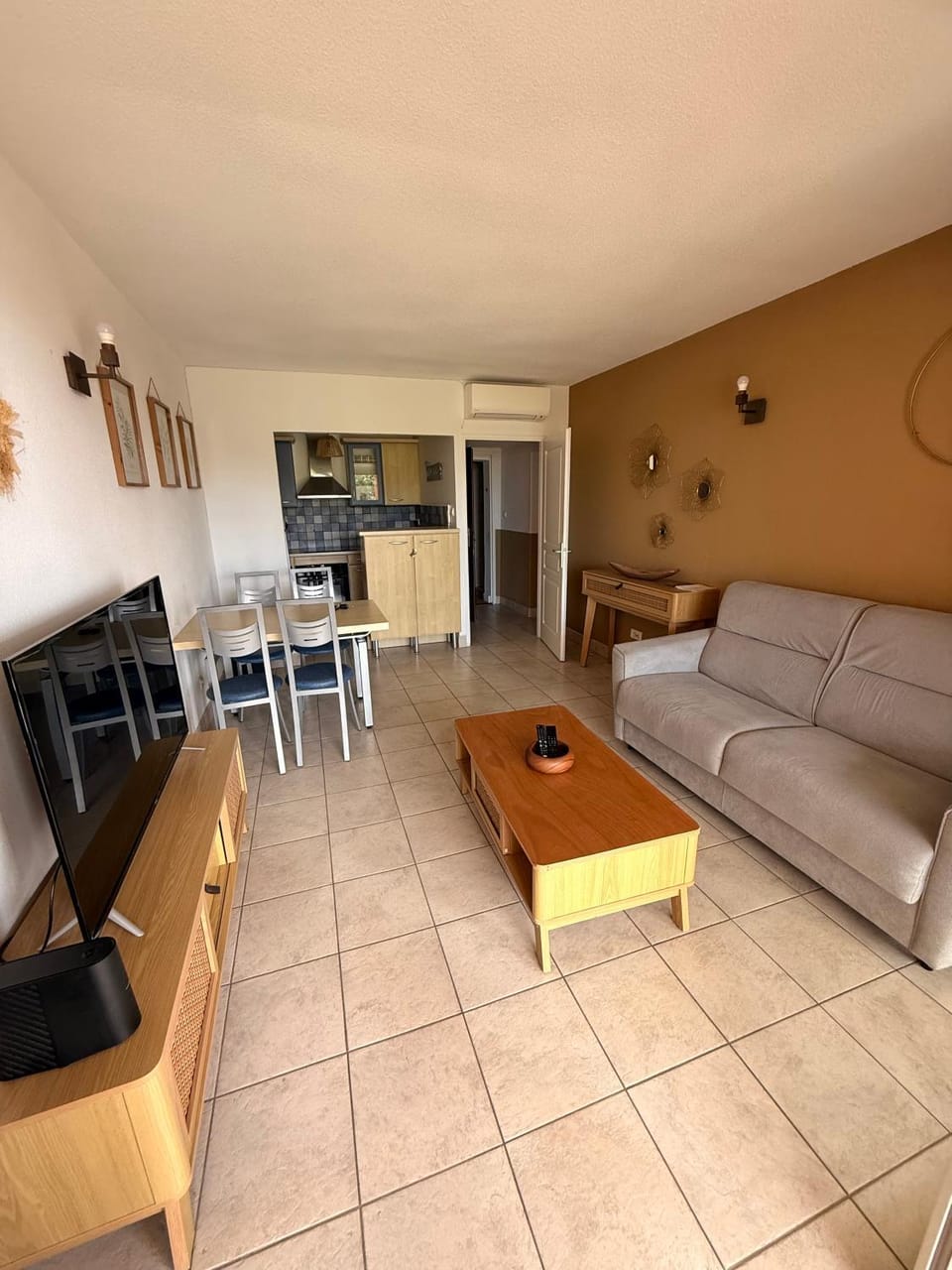 Seating area