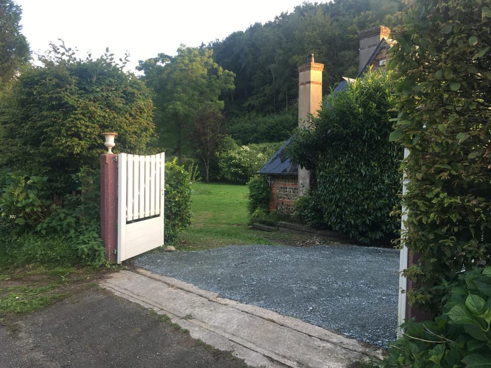 Facade/entrance, Garden