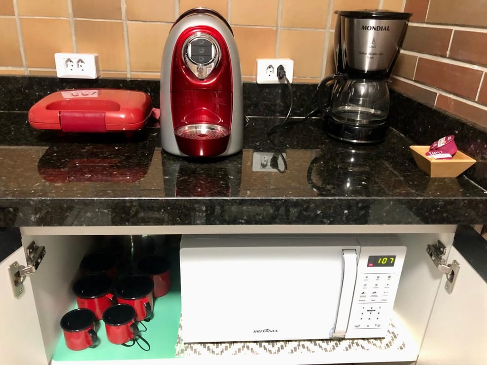 Coffee/tea facilities, minibar, toaster
