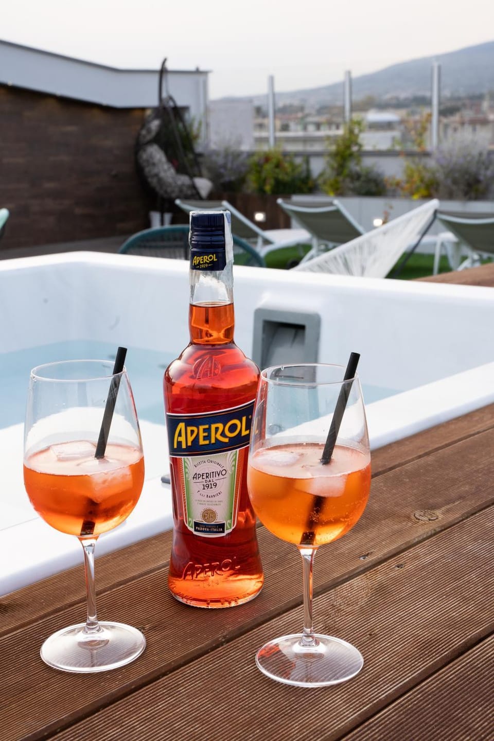 Solarium, Decorative detail