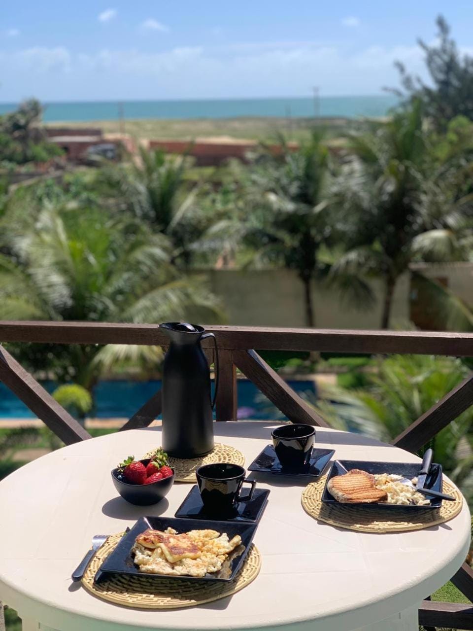 Balcony/Terrace, Food and drinks, Food, Sea view