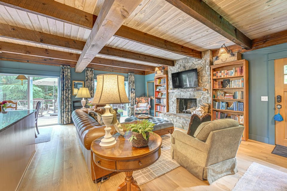 Enchanting Highlands Cottage w/ Pond & Waterfall House in Tennessee