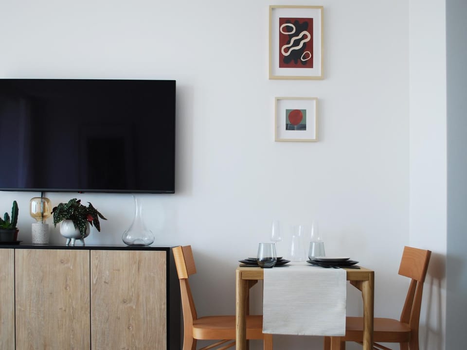 TV and multimedia, Dining area