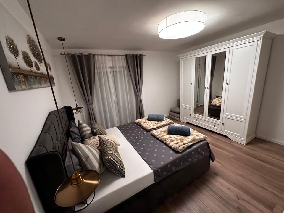 Bed, Bedroom, wardrobe