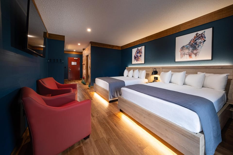 Photo of the whole room, Seating area, Bedroom