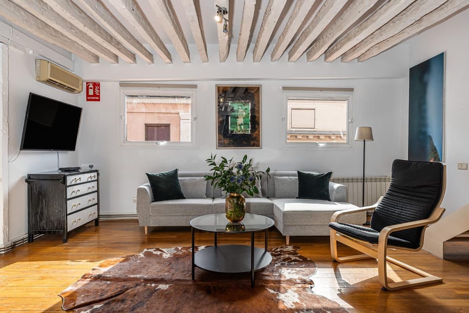 Waou Puerta del Sol II - Alquiler Corta Duración Apartment in Centro