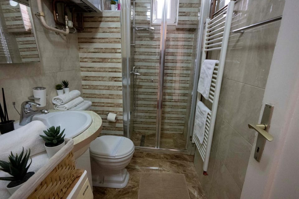 Shower, Bathroom