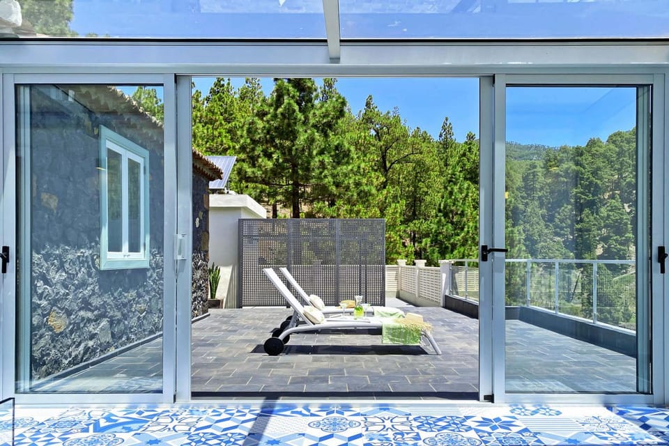 Property building, Facade/entrance, Off site
