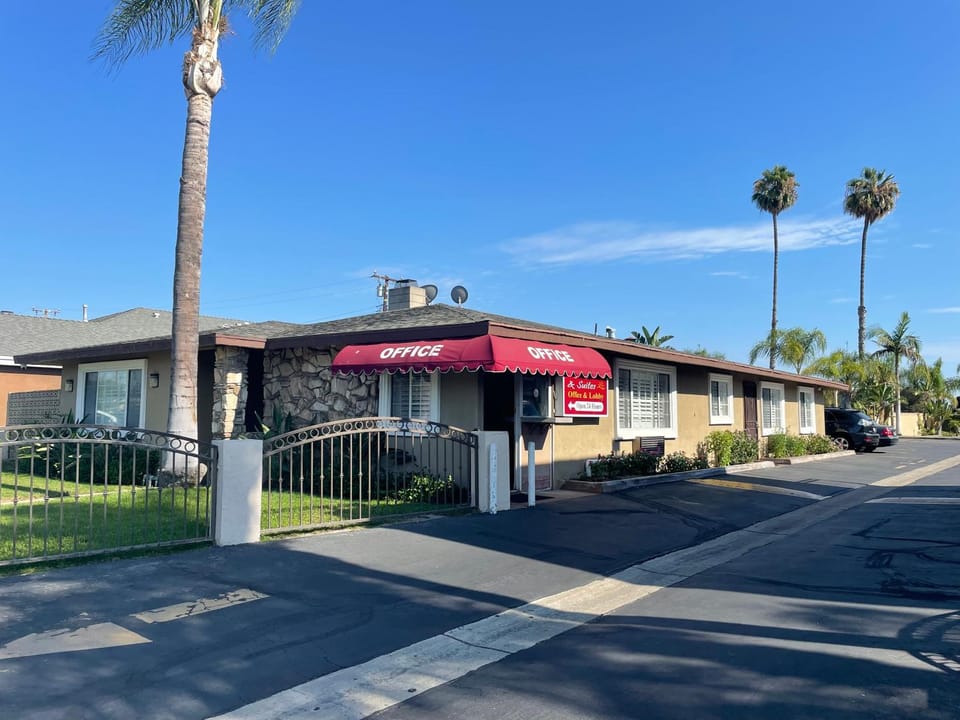 Legacy inn & suites Motel in Santa Ana