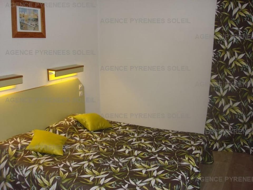 Appartement familial, 2 chambres, balcon S-E, à 30m pistes et Balnéo, Les Angles - FR-1-295-135 Apartment in Occitanie