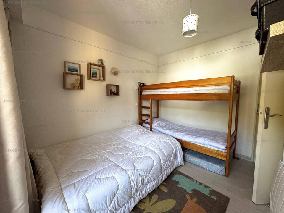 Appartement 2* 6 Couchages au Pied des Pistes avec Balcon et Parking – Les Angles - FR-1-295-178 Apartment in Catalonia