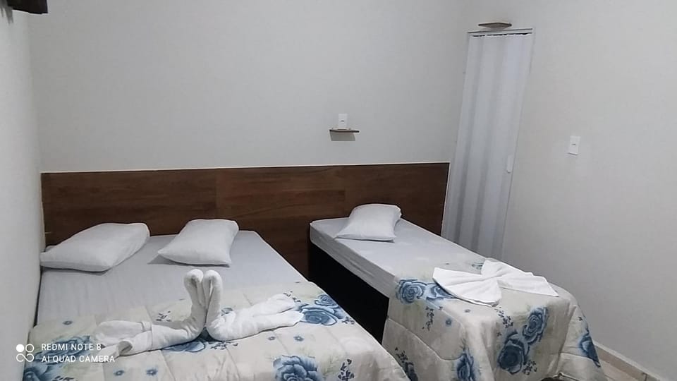 Pousada Quarto com tv,ar,frigobar,wifi e garagem Bed and Breakfast in State of São Paulo