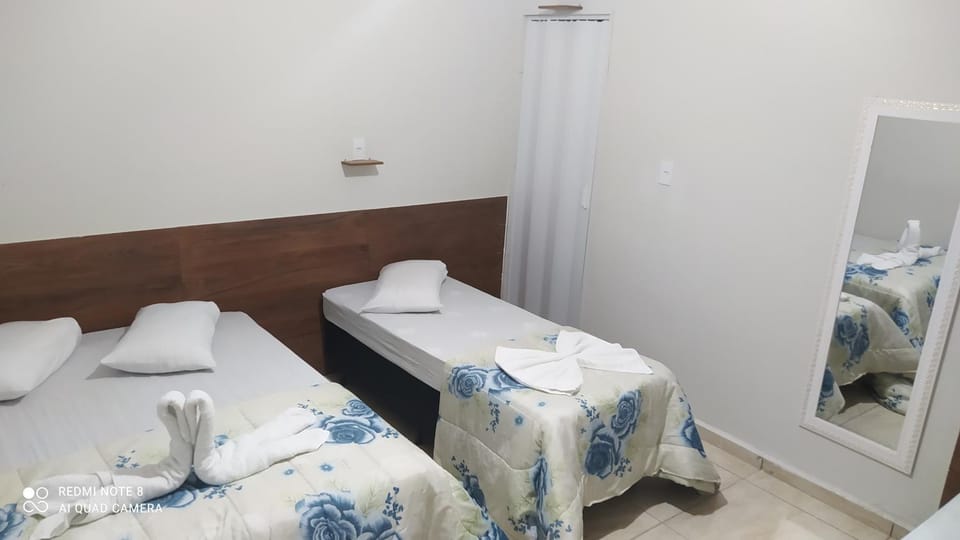 Pousada Quarto com tv,ar,frigobar,wifi e garagem Bed and Breakfast in State of São Paulo