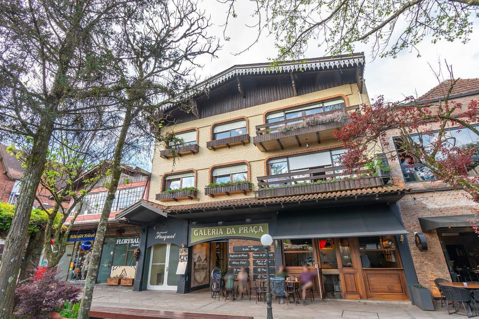 Property building, Restaurant/places to eat, Breakfast